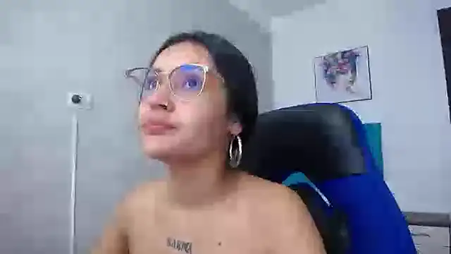 Snapshot of antonella_sweetlittle chatting on March 2, 2025, 12:22 pm antonella sweetlittle online show from March 2, 2025, 12:22 pm