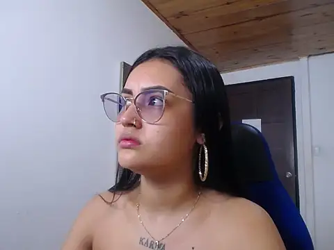 Snapshot of antonella_sweetlittle chatting on October 1, 2025, 1:17 pm antonella sweetlittle online show from October 1, 2025, 1:17 pm