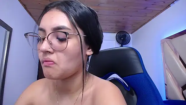 Snapshot of antonella_sweetlittle chatting on November 6, 2025, 1:12 pm antonella sweetlittle online show from November 6, 2025, 1:12 pm