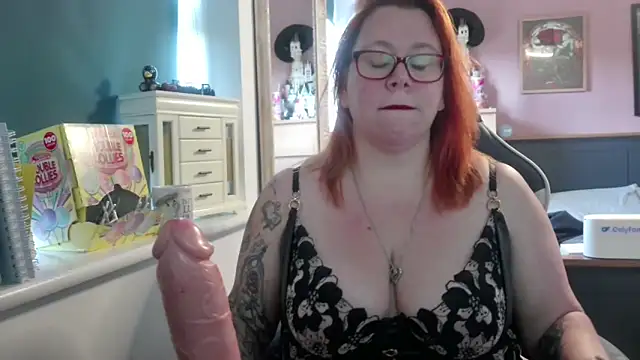 Snapshot of NikiDeeOfficial chatting on November 5, 2025, 11:43 am NikiDeeOfficial online show from November 5, 2025, 11:43 am