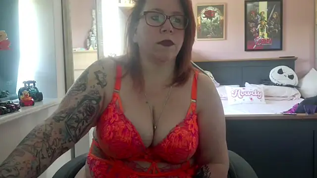 NikiDeeOfficial online show from April 21, 2026, 11:05 am