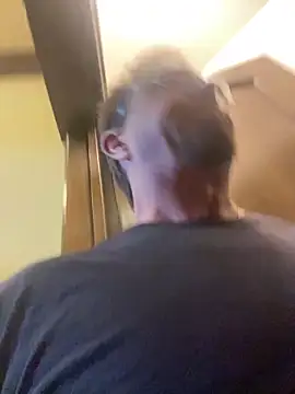 sluttydylan online show from November 18, 2025, 7:51 pm