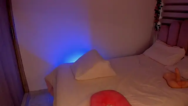 Cataleyasweet 19 online show from January 19, 2025, 9:02 pm