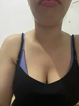 Snapshot of farah-36 chatting on July 5, 2026, 12:17 am farah-36 online show from July 5, 2026, 12:17 am
