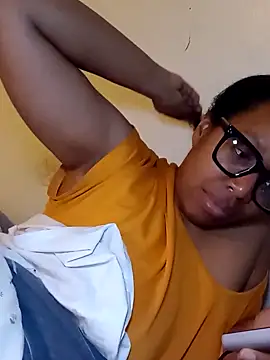 Snapshot of madamsensuale chatting on February 5, 2025, 5:09 am madamsensuale online show from February 5, 2025, 5:09 am