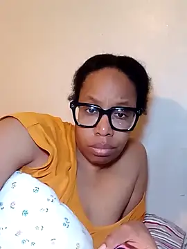 Snapshot of madamsensuale chatting on February 9, 2025, 1:44 am madamsensuale online show from February 9, 2025, 1:44 am