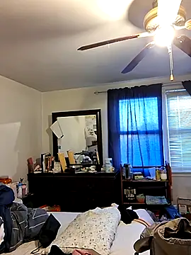 Snapshot of madamsensuale chatting on October 27, 2025, 12:09 pm madamsensuale online show from October 27, 2025, 12:09 pm