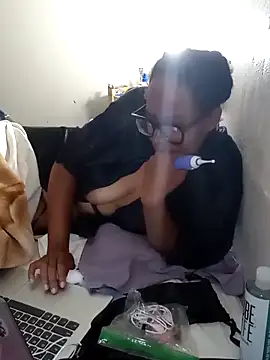 Snapshot of madamsensuale chatting on November 26, 2025, 12:44 am madamsensuale online show from November 26, 2025, 12:44 am