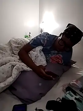 madamsensuale online show from December 15, 2025, 4:17 am