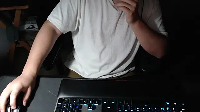 thealfawolf01 online show from October 13, 2025, 3:17 am