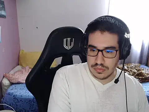 thealfawolf01 online show from July 10, 2026, 5:26 pm