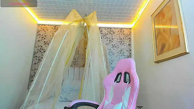 agatha rusell  online show from February 5, 2025, 12:31 am