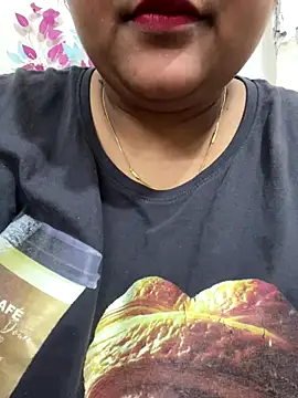 smile pretty online show from December 3, 2025, 7:23 pm