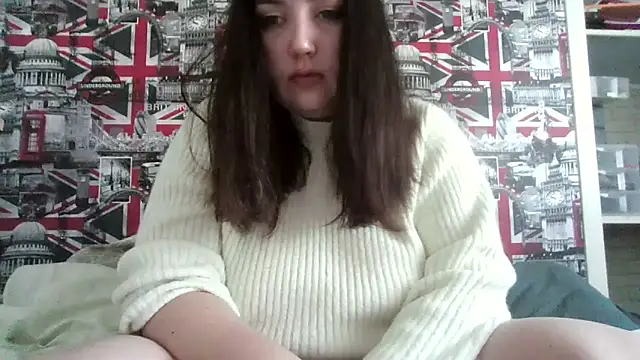 Snapshot of Lynylou chatting on October 15, 2025, 9:42 am Lynylou online show from October 15, 2025, 9:42 am