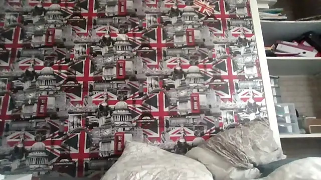 Snapshot of Lynylou chatting on October 20, 2025, 10:59 am Lynylou online show from October 20, 2025, 10:59 am