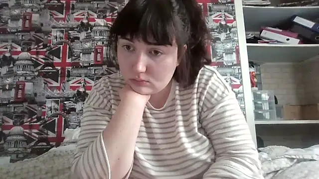 Snapshot of Lynylou chatting on November 3, 2025, 9:43 am Lynylou online show from November 3, 2025, 9:43 am