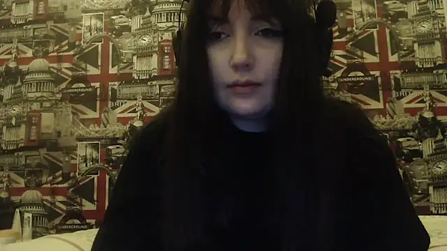 Lynylou online show from February 12, 2026, 9:54 pm