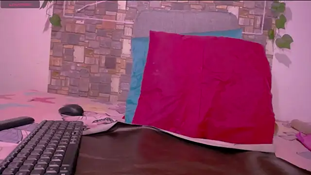 CrazyRousex online show from March 5, 2026, 2:46 pm