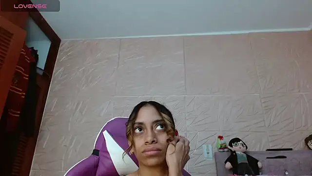 kendallsweet7 online show from November 17, 2025, 2:01 pm