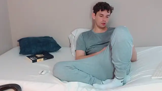 Elio555 online show from December 20, 2024, 5:57 am