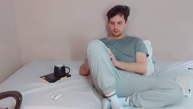 Elio555 online show from December 28, 2024, 8:47 pm