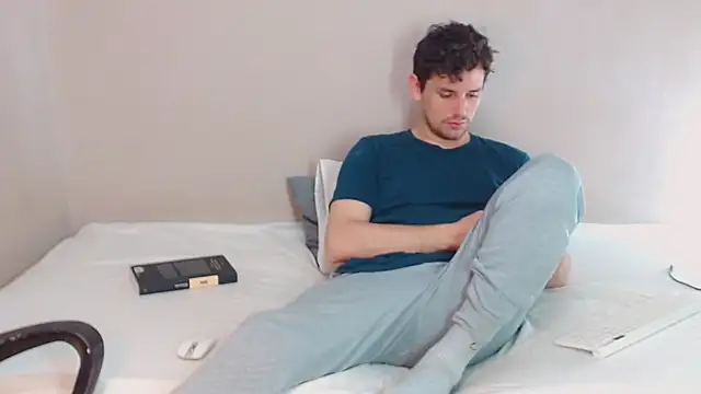 Elio555 online show from January 18, 2025, 8:40 pm