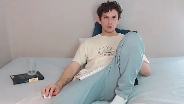 Elio555 online show from February 7, 2025, 4:27 am