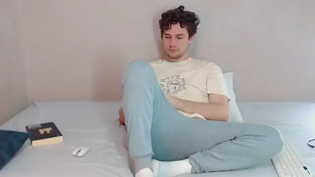 Elio555 online show from February 9, 2025, 1:11 am