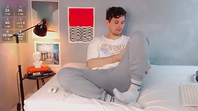 Elio555 online show from November 29, 2025, 8:12 pm