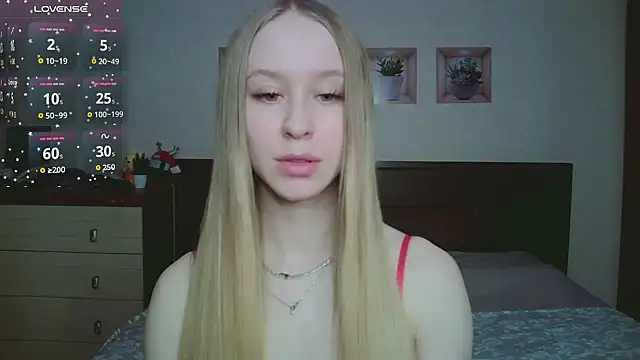 Lily  Devil online show from February 12, 2026, 3:07 pm