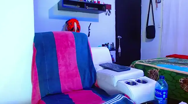 Michaell Myerss  online show from February 28, 2025, 9:33 pm