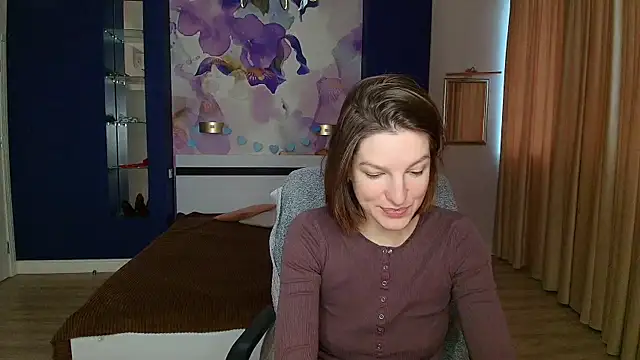 EmilyWalkeri online show from December 2, 2024, 7:58 am