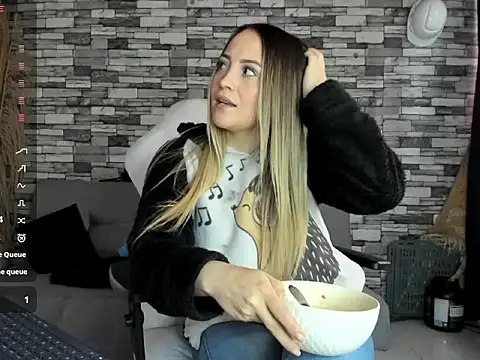 cindy love2 online show from October 3, 2025, 3:09 pm