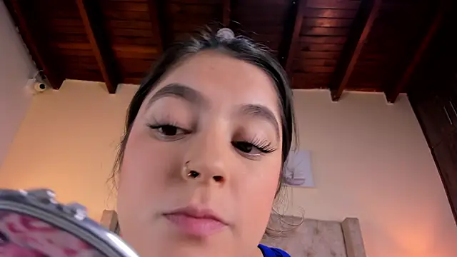 Snapshot of allisson_m chatting on April 30, 2026, 12:11 pm allisson m online show from April 30, 2026, 12:11 pm