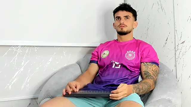 Snapshot of Ricardogo19 chatting on March 8, 2026, 4:22 pm Ricardogo19 online show from March 8, 2026, 4:22 pm