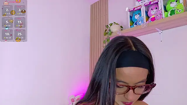 Snapshot of emily_bank chatting on June 26, 2026, 8:35 pm emily bank online show from June 26, 2026, 8:35 pm