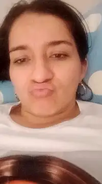 Snapshot of Emelyross_ chatting on March 21, 2025, 1:01 pm Emelyross online show from March 21, 2025, 1:01 pm