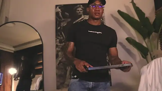 Logan Varela online show from February 12, 2025, 9:22 pm