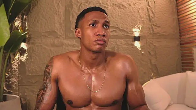 Logan Varela online show from March 6, 2025, 5:57 am