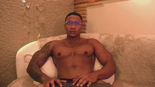 Logan Varela online show from March 17, 2025, 10:38 pm