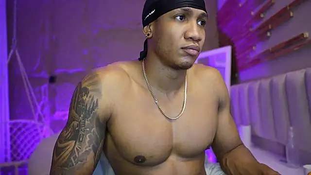 Snapshot of Logan_Varela chatting on May 23, 2026, 5:28 pm Logan Varela online show from May 23, 2026, 5:28 pm