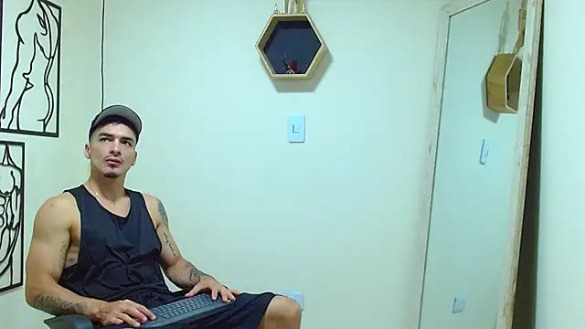 Big ValentinHunk online show from December 21, 2025, 4:58 pm