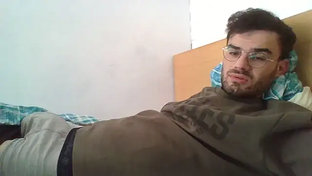 erikamavrik online show from December 18, 2025, 8:42 am