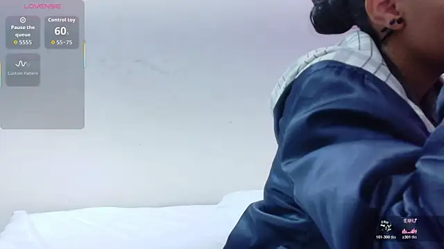 yourcuteneighbourr online show from November 13, 2025, 2:54 am