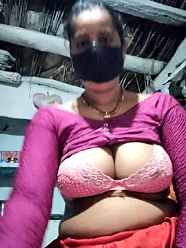 Snapshot of Hey_Ziya chatting on July 22, 2026, 10:56 pm Hey Ziya online show from July 22, 2026, 10:56 pm