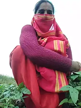 Snapshot of Hey_Ziya chatting on August 3, 2026, 12:32 pm Hey Ziya online show from August 3, 2026, 12:32 pm