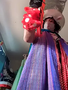 gurlnips online show from January 20, 2025, 10:48 pm