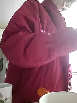 gurlnips online show from January 22, 2025, 8:07 am