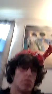 gurlnips online show from January 26, 2025, 6:48 pm