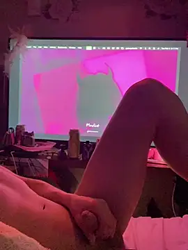 gurlnips online show from February 5, 2025, 2:19 am